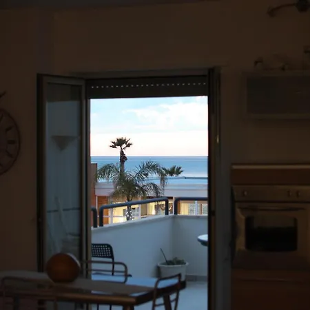 Sapore Di Mare Apartment *